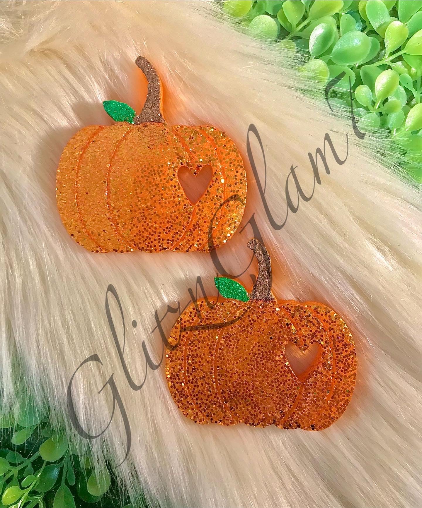 **VENT CLIP** Pumpkins w/ heart cutout Freshie Silicone Mold